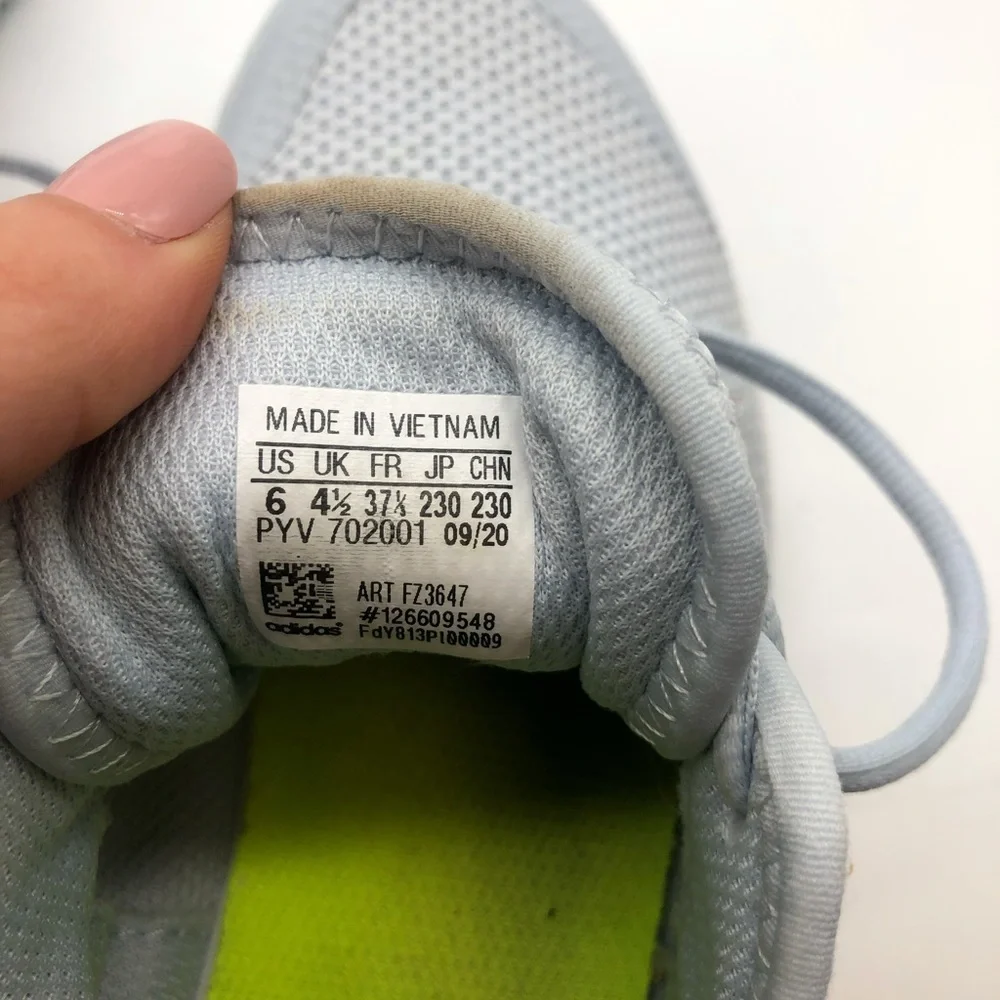 Adidas running shoe size 6